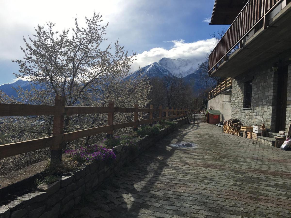 La Casa Del Bosco Apartment Aosta Bagian luar foto