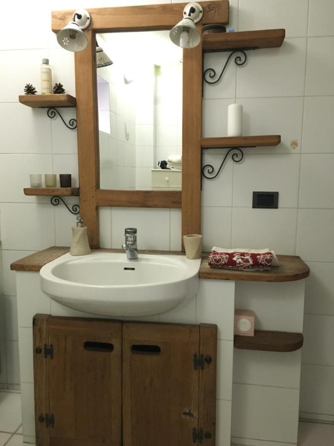 La Casa Del Bosco Apartment Aosta Bagian luar foto